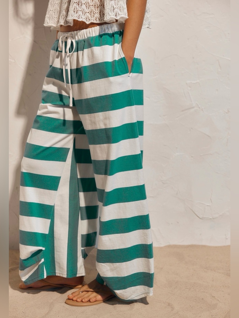 Free People Dakota Pants~ Vivid Green SOLD OUT COLOR - Picture 2 of 4